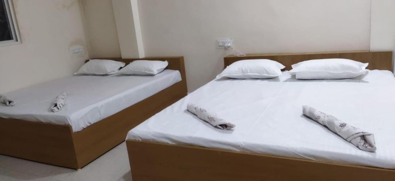 Shree Gajlaxmi Hotel Walking Distance From Mahakaleswar Уджайн Екстериор снимка