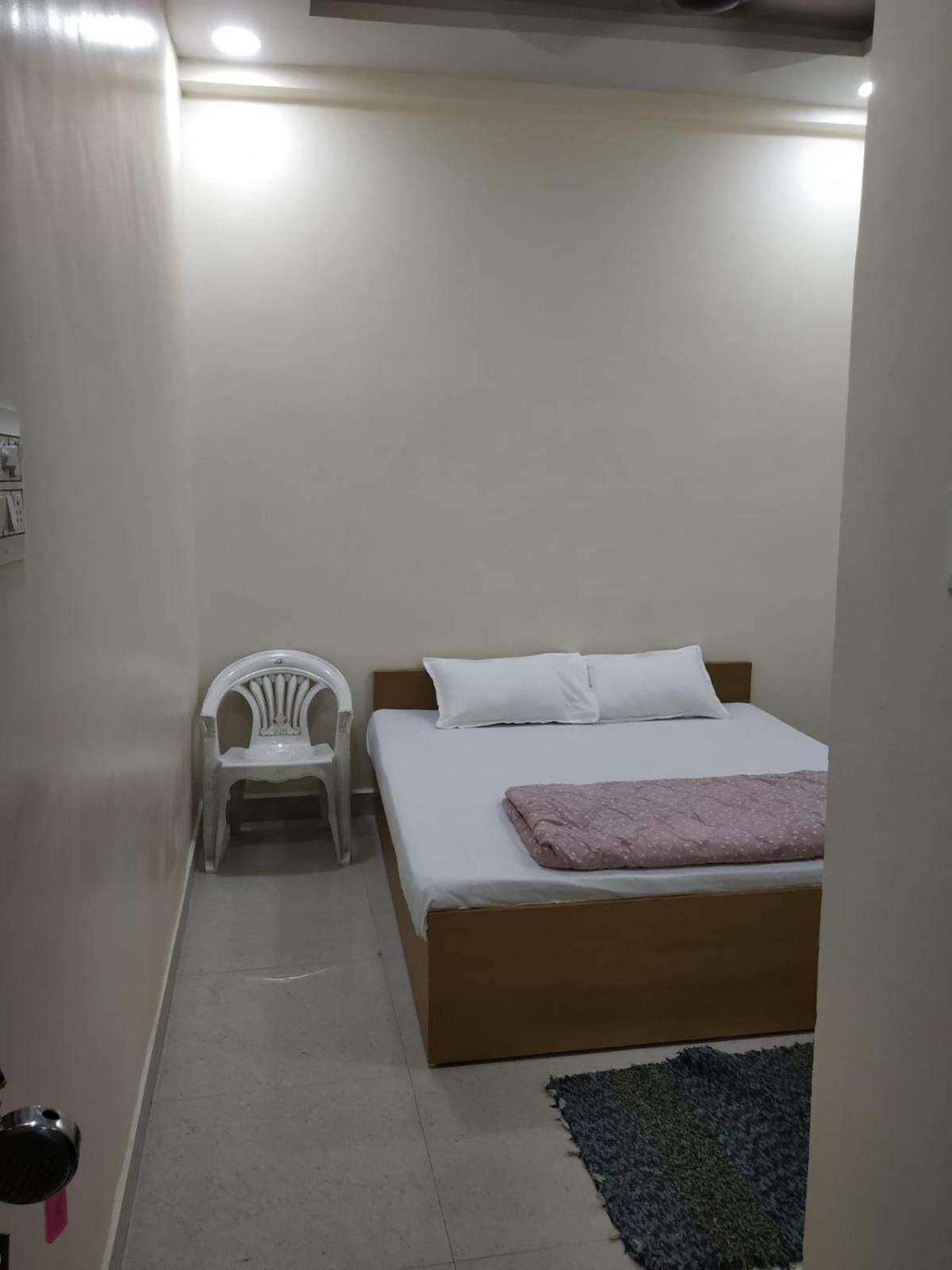 Shree Gajlaxmi Hotel Walking Distance From Mahakaleswar Уджайн Екстериор снимка