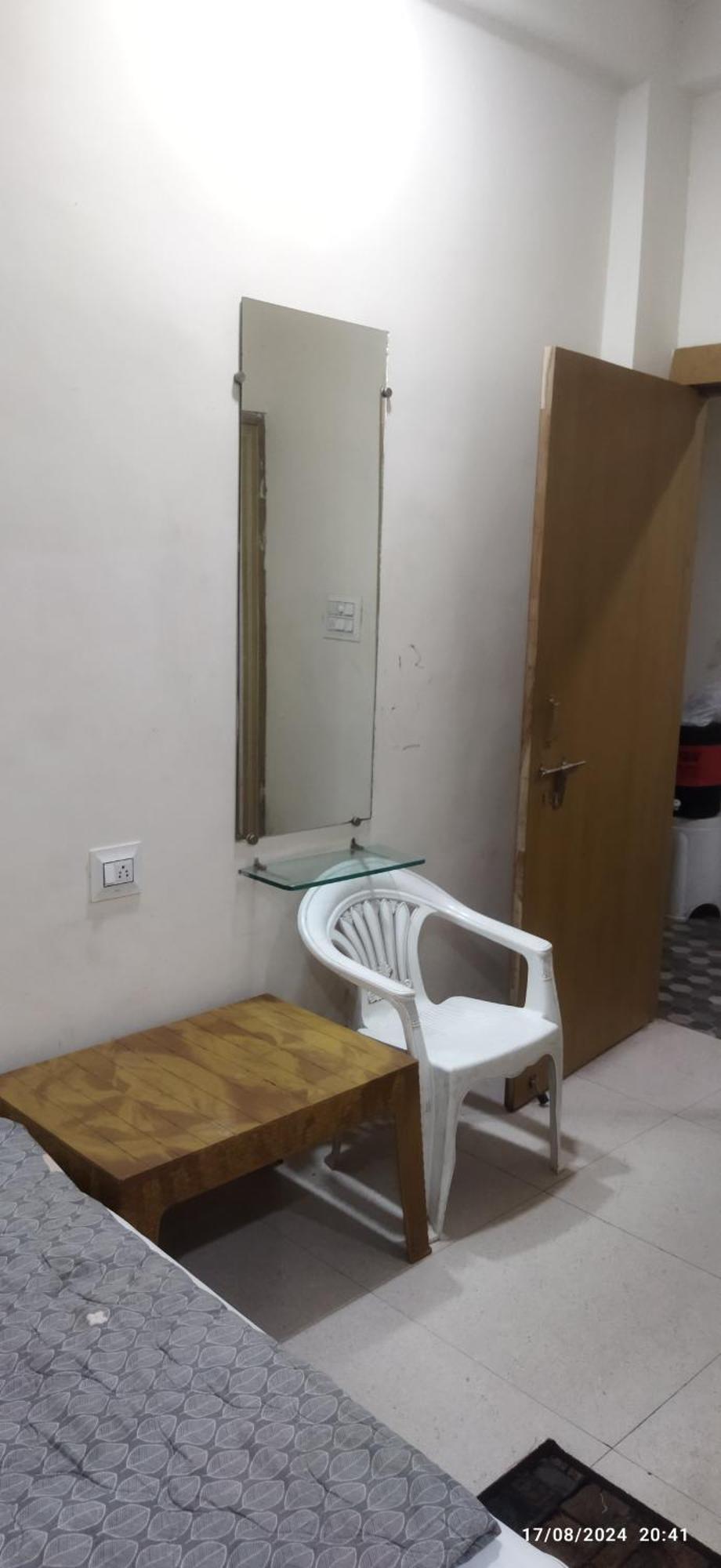 Shree Gajlaxmi Hotel Walking Distance From Mahakaleswar Уджайн Екстериор снимка